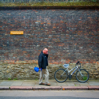 Please do not lean your bicycle against this wall again