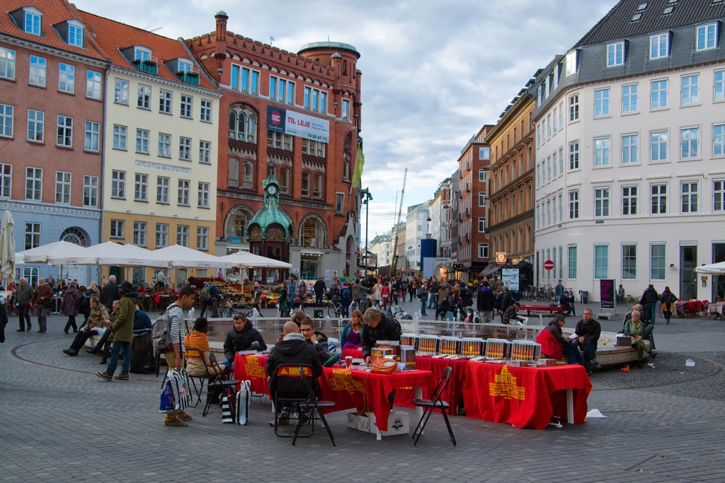 Scientologists Gulling the Gullible in Copenhagen
