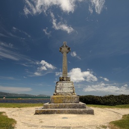 Looking for portal sites for  Ingress  and came across this cross of Iona which I'd never seen
