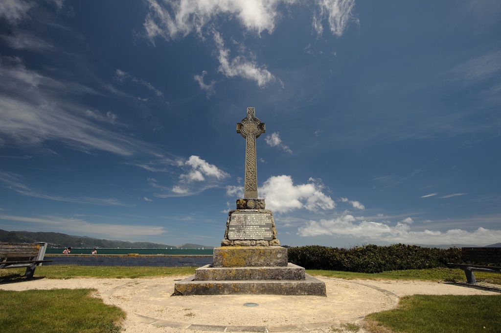 Looking for portal sites for  Ingress  and came across this cross of Iona which I'd never seen